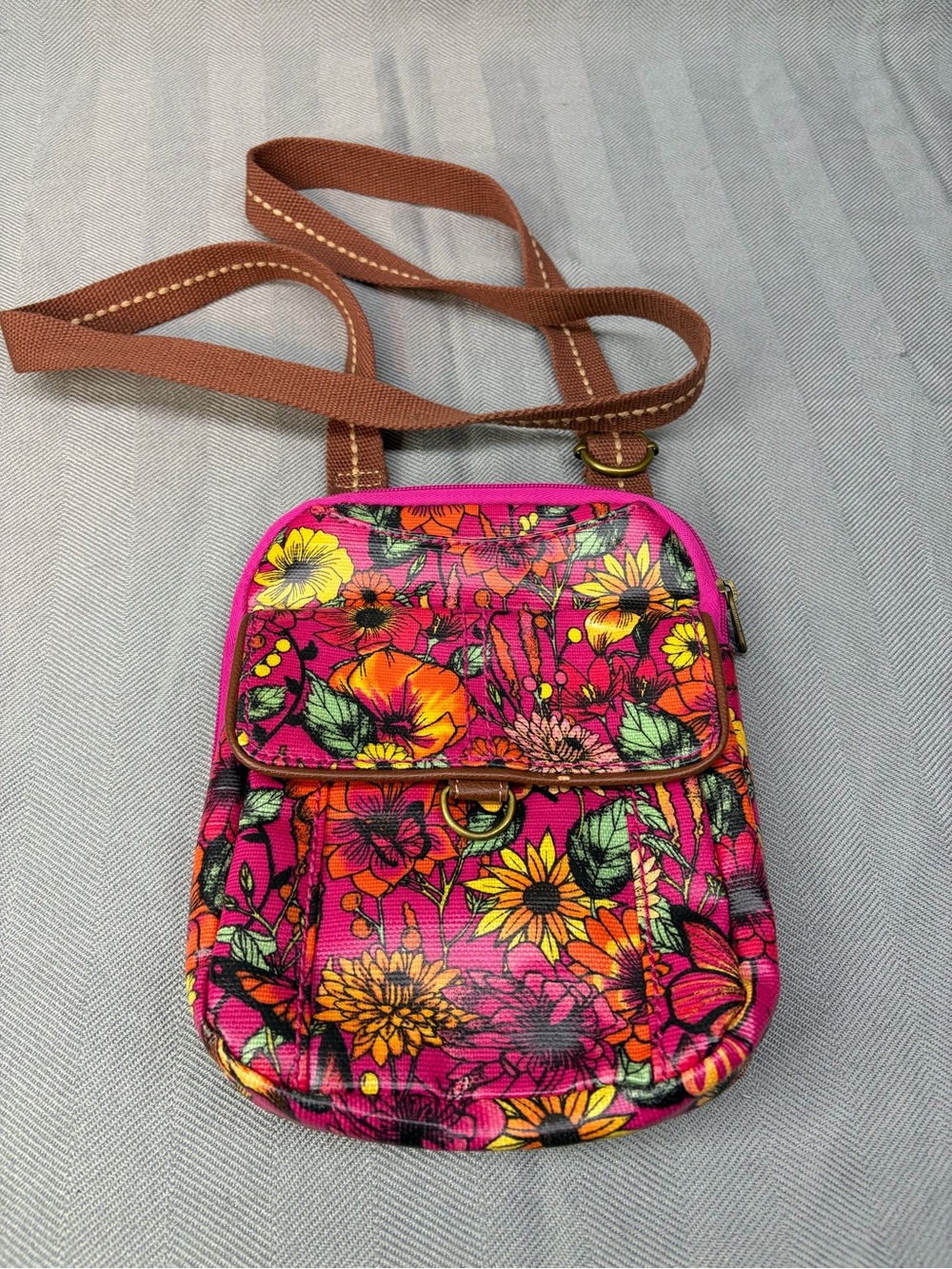 Sakroots floral/butterfly design multicolor adjustable Crossbody strap